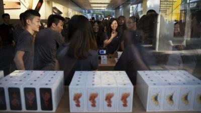 Sale : Apple iPhone 6S & 6S Plus 16GB 64GB