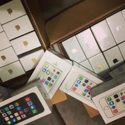 BUY 2 GET 1 FREE: SAM GALAXY S5/IPHONE $400USD